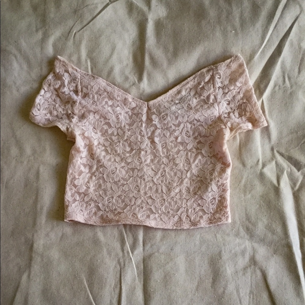 Off shoulder crop top.